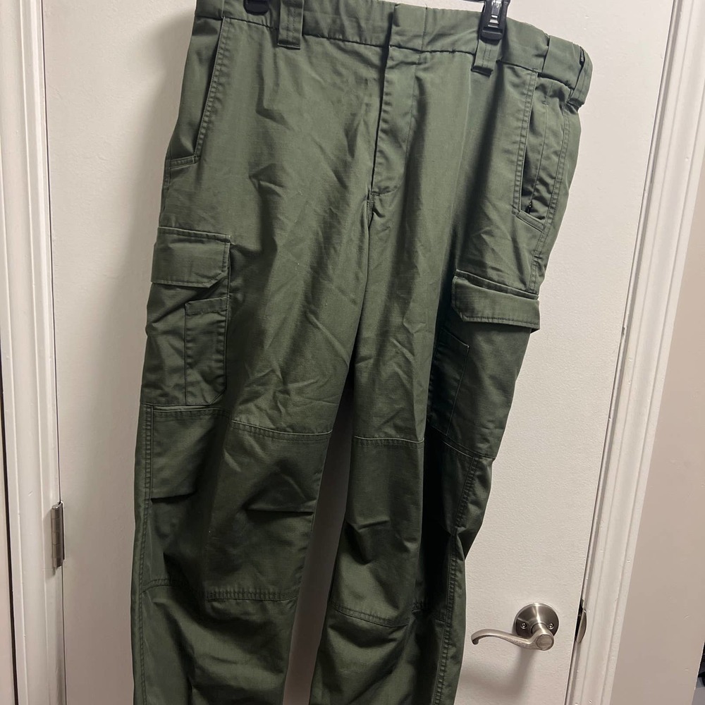 * Elbeco Men's Adu Ripstop Uniform Cargo Pants